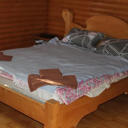 山林小屋 